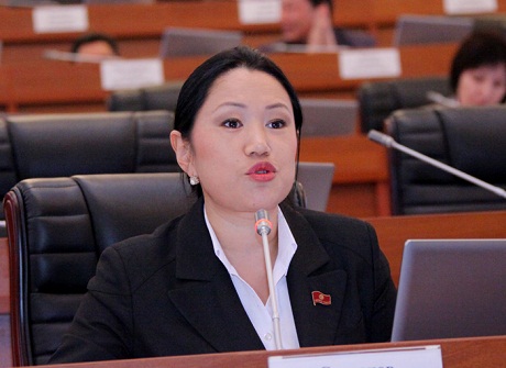 Ыргал Кадыралиева предложила поднять пособие матерям-героиням до прожиточного минимума