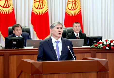 Атамбаев запел «Прощание славянки»?