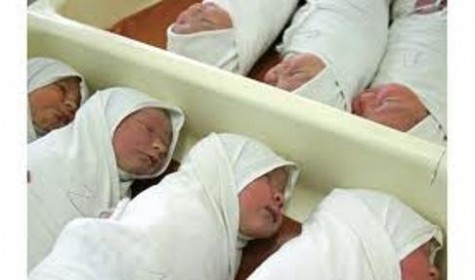 Бишкекчанка родила 10 близнецов!