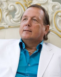 Б.Воробьев освобожден от должности директора Театра русской драмы