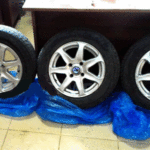 Раскрыты кражи трех колес автомашины и 19 пар обуви