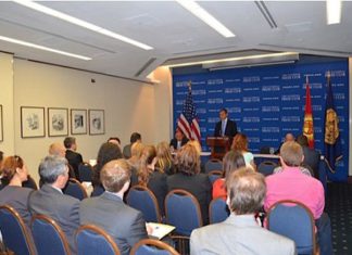 Джоомарт Оторбаев провел серию встреч с представителями американских властей