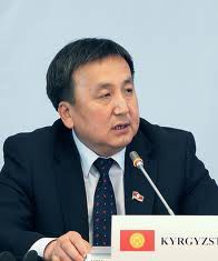 Асылбек Жээнбеков: «Кое-кто пытается представить героями тех, кто перешагнул через закон»