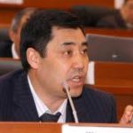 Сегодня на заседании парламента депутат  партии «Ата-Журт» Садыр Жапаров выступил с 15-минутным обращением