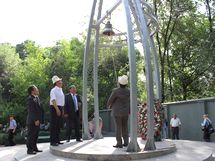 В городе Оше прошел митинг-реквием в память жертв июньских событий 2010 года