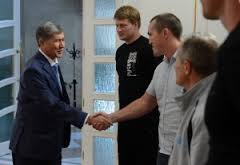 А. Атамбаев принял российских спортсменов которые прибыли в Кыргызстан для проведения подготовительных сборов на берегу озера Иссык-Куль