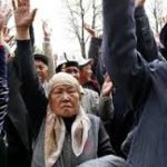 В Оше жители кыргызского эксклава Барак вышли на митинг с требованием выделить им земельные участки