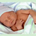 Сотрудники органов передали похищенную девочку матери в 4-м роддоме