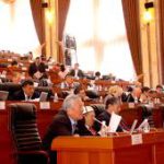 Т. Таткулов: 13-я зарплата выплачивается работникам Жогорку Кенеша только с 2012 года