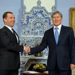 Президент КР А. Атамбаев встретился с Председателем Правительства России Д. Медведевым
