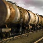 Кыргызстан прекратил ввозить горюче-смазочные материалы через Узбекистан