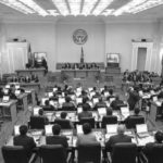 Прикрываются рекламой?