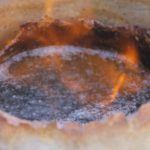 В селе Ара-Кол Кочкорского района вода из источника загорается