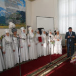 И льется песня, свободно, звонко…