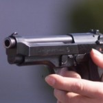 В Московском районе сотрудник ДПС непроизвольно выстрелил в водителя