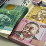 Сом продолжает обесцениваться по отношению к основным иностранным валютам