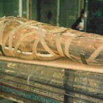 Медиумы просят захоронить мумию Анфису