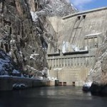 Как изменялись объемы и площадь Токтогульского водохранилища с 1990-х годов