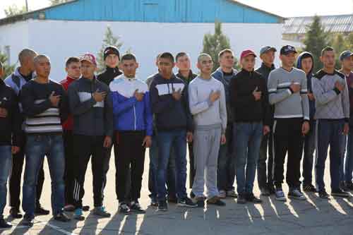 Пришла весна: пора Родине долг отдавать