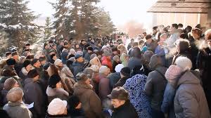 В Москве кыргызские мигранты утроили митинг, будто горланили в Бишкеке