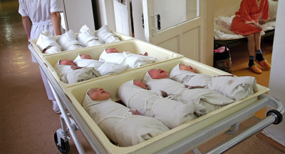 За каждого младенца в Кыргызстане по 50 тысяч сомов — законопроект