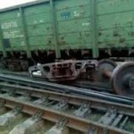 Грузовой поезд сошел с рельс в Казахстане по пути в Бишкек