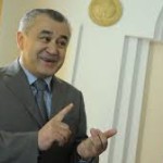 Омурбек Текебаев попросил в камеру книги Уинстона Черчилля и Дональда Трампа