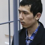 Семья Аброра Азимова прячется от журналистов в доме в Джалал-Абаде