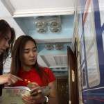 Выпускники в ожидании выправленных аттестатов