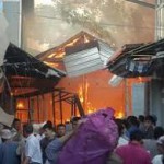 В городе Ош горят три жилых дома