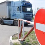 Водители-дальнобойщики Кыргызстана говорят о задержках на границе с Казахстаном