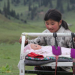 В Кыргызстане начали собирать заявления на получение пособия «балага суйунчу»