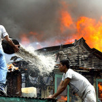 16-летний подросток сжег дом за отказ срочно купить ему новый телефон в Индонезии