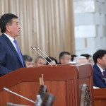 Жээнбеков хочет повысить зарплаты госслужащим