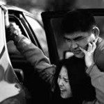 В Бишкеке парни пытались похитить девушку