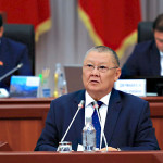 Кандидат на пост омбудсмена Мамытов заявил, что у депутата Сулейманова есть гражданство другой страны