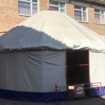 В Таласе родителей заставляют оплатить покупку юрт для школ