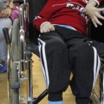 В Кыргызстане начнут платить по 5 тысяч сомов родителям детей с ОВЗ