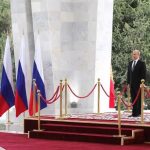 Президент Кыргызстана Сооронбай Жээнбеков и Президент России Владимир Путин провели переговоры в узком составе