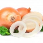 Лук – один из самых здоровых овощей на планете, имеющий полезные свойства: