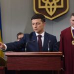 Зеленский вступил в должность под аплодисменты