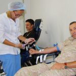 Российские летчики сдали кровь для кыргызстанцев