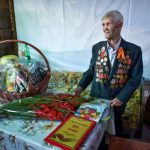 Мэрия поздравила героя с юбилеем