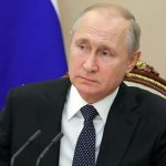Путин встретился с Атамбаевым и поддержал Жээнбекова