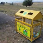 В Кеминском районе вдоль трассы установили мусорные урны