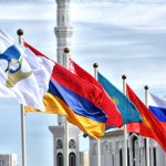 Россия друзей не бросает