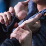 «Обмыли» дочку мужики