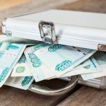 Пенсионер МВД Кыргызстана был задержан в аэропорту Екатеринбурга с чемоданом с 79 млн рублей, — СМИ