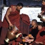 Секреты из Тибета, или почему монахи долгожители пьют по утрам горячую воду