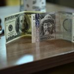 Курс сома по отношению к доллару продолжает снижаться